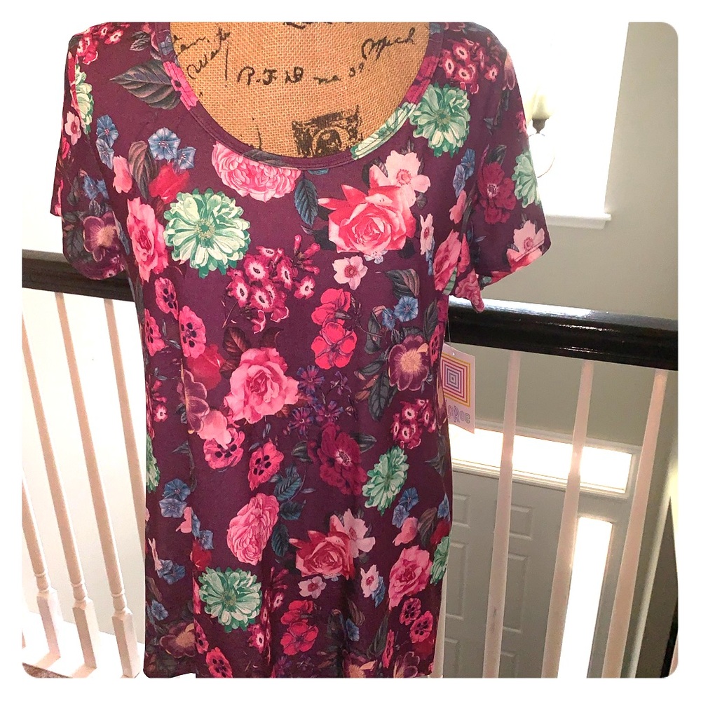 NWT LuLaRoe Classic T in Large - floral print